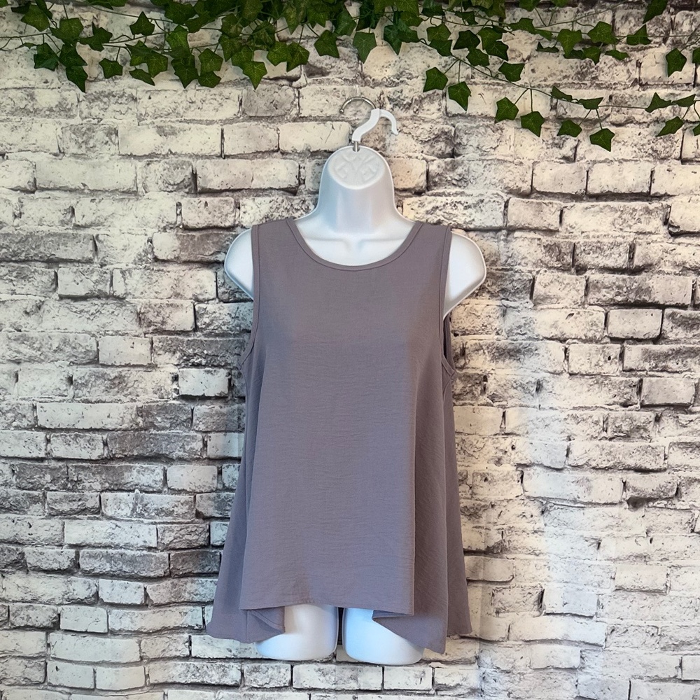31:25 Boutique periwinkle High Lo Crepe Tank Size S